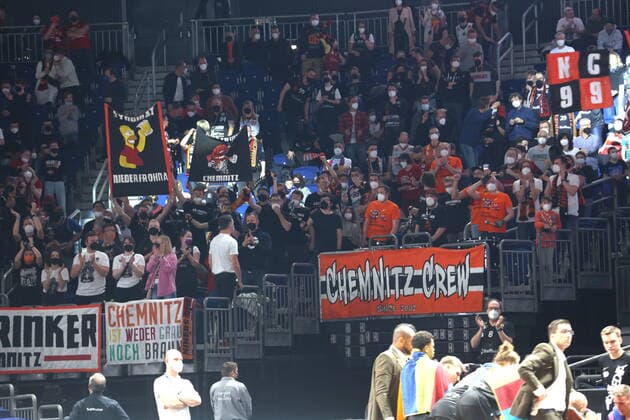 DEU, TOP4 Finale, ALBA vs. Niners Chemnitz, 19.02.2022, Mercedes-Benz-Arena, Berlin, DEU, TOP4 Finale, ALBA vs. Niners Chemnitz, im Bild Chemnitz-Fans