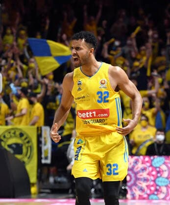 Basketball, Herren, Saison 2021 2022, MagentaSport BBL Pokal, TOP FOUR (Halbfinale 2), Alba Berlin - Niners Chemnitz, Johannes Thiemann (Alba Berlin), 19.02. 2022, Copyright: xSebastianxRäppold MatthiasxKochx