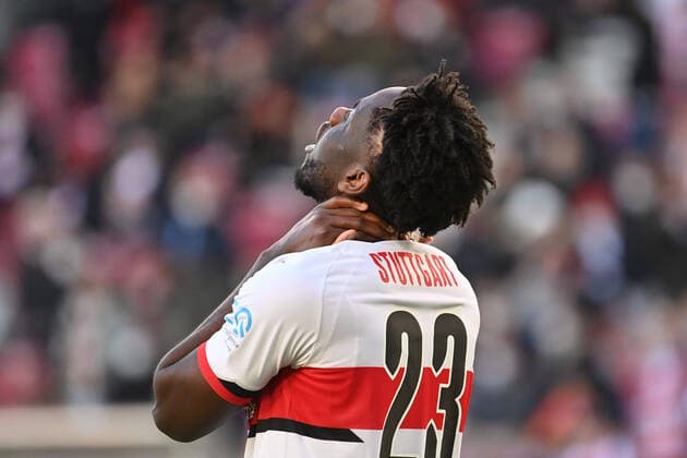 Orel MANGALA (VFB Stuttgart), Enttaeuschung,Frust,enttaeuscht,frustriert, niedergeschlagen,Aktion,Einzelbild,angeschnittenes Einzelmotiv,Halbfigur,halbe Figur, Fussball 1. Bundesliga Saison 2021 2022, 23.Spieltag, Spieltag23. VFB Stuttgart-VFL Bochum 1-1 am 19.02.2022 ,Mercedes Benz Arena Stuttgart