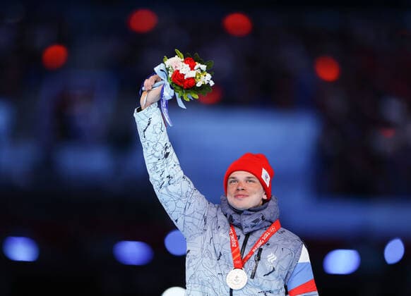 (220220) -- BEIJING, Feb. 20, 2022 -- Silver medalist Ivan Yakimushkin of ROC reacts during the Victory Ceremony of cross-country skiing men s 50km mass start free event during the closing ceremony of the Beijing 2022 Olympic Winter games, Winterspiele,Spiele, Summer games at the National Stadium in Beijing, capital of China, Feb. 20, 2022. ) (BEIJING2022)CHINA-BEIJING-OLYMPIC WINTER GAMES-CLOSING CEREMONY (CN) CaoxCan 