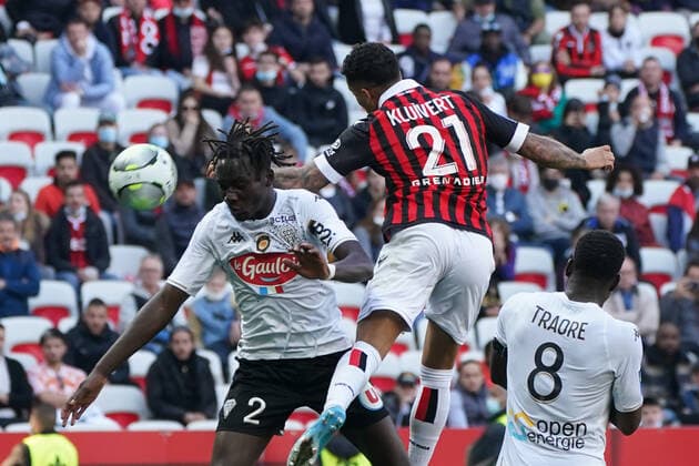 Justin Kluivert (OGC Nice) - Batista Mendy (Sco Angers) FOOTBALL : OGC Nice vs SCO Angers - Ligue 1 Uber Eats - Nice - 20 02 2022 NorbertScanella Panoramic 