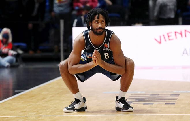 Terrell Harris betend Einzelbild Freisteller Aktion Basketball BBL Pokal Top Four Herren Finale Saison 2021 2022 20.02.2022 Alba Berlin vs. HAKRO Merlins Crailsheim
