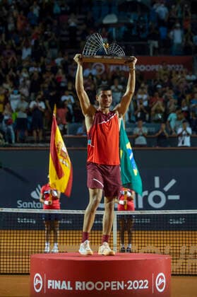 Rio Open 2022 RIO DE JANEIRO, RJ - 20.02.2022: RIO OPEN 2022 - Carlos Alcaraz (ESP) receives the champion& 39;s cup at the Guga Kuerten court, of the Rio Open 2022, held at the Jockey Club Brasileiro, which takes place from February 12 to 20, this Sunday (20), in Rio de Janeiro, RJ. (Photo: Celso Pupo Fotoarena) x2172742x  CelsoxPupo
