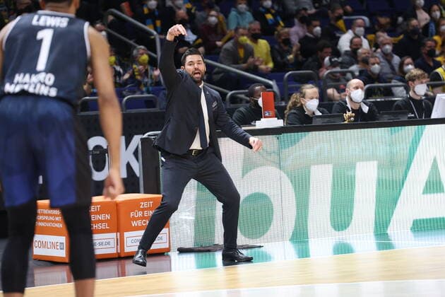 DEU, TOP4, Pokal, ALBA vs. Crailsheim, 20.02.2022, Mercedes-Benz-Arena, Berlin, DEU, TOP4, Pokal, ALBA vs. Crailsheim, im Bild Trainer Sebastian Gleim (Crailsheim)