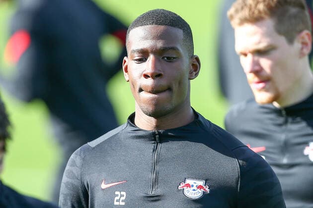 RB Leipzig - Training 23.02.2022 Leipzig, 23.02.2022, RB Leipzig Trainingszentrum, Fussball, 1. Bundesliga , RB Leipzig - Abschlusstraining vor dem UEFA Europa League Spiel gegen Real Sociedad San Sebastian , Im Bild: Nordi Mukiele ,