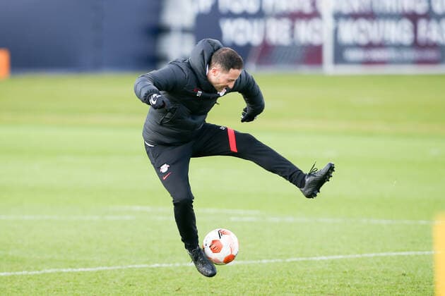 RB Leipzig - Training 23.02.2022 Leipzig, 23.02.2022, RB Leipzig Trainingszentrum, Fussball, 1. Bundesliga , RB Leipzig - Abschlusstraining vor dem UEFA Europa League Spiel gegen Real Sociedad San Sebastian , Im Bild: Trainer Domenico Tedesco ,