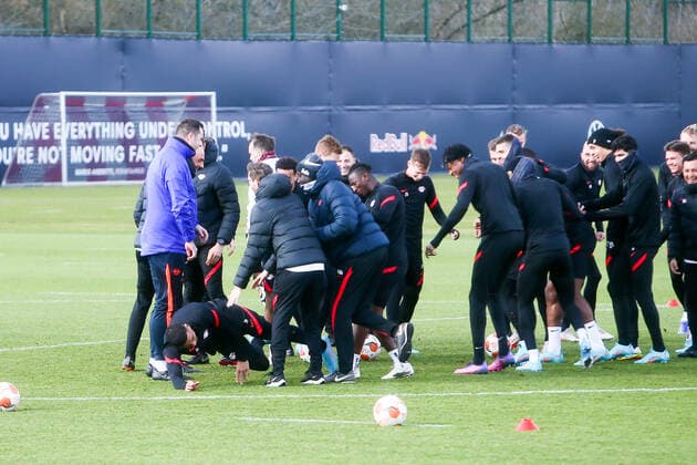 RB Leipzig - Training 23.02.2022 Leipzig, 23.02.2022, RB Leipzig Trainingszentrum, Fussball, 1. Bundesliga , RB Leipzig - Abschlusstraining vor dem UEFA Europa League Spiel gegen Real Sociedad San Sebastian , Im Bild v.l.: ,