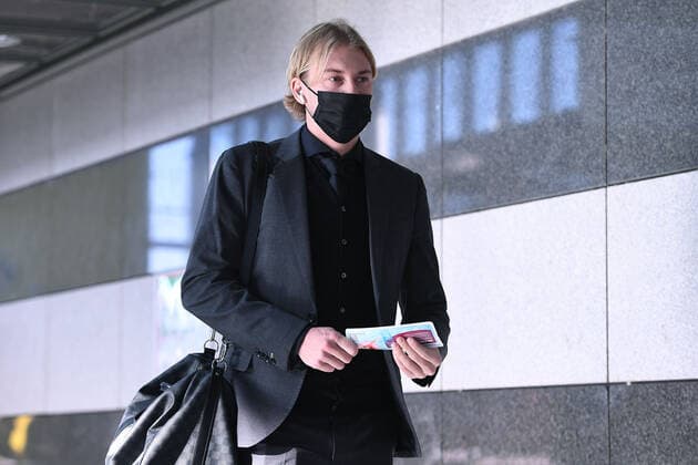 Fußball Europa League Abflug Borussia Dortmund nach Glasgow am 23.02.2023 im Dortmund Airport in Dortmund Julian Brandt ( Dortmund )