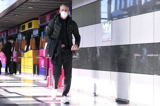 Fußball Europa League Abflug Borussia Dortmund nach Glasgow am 23.02.2023 im Dortmund Airport in Dortmund Marco Rose ( Trainer Cheftrainer Dortmund )