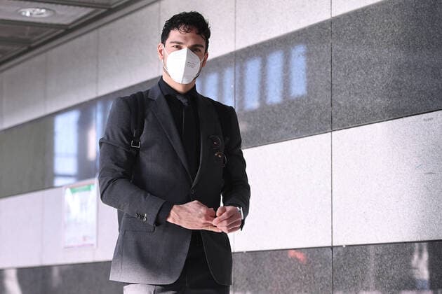 Fußball Europa League Abflug Borussia Dortmund nach Glasgow am 23.02.2023 im Dortmund Airport in Dortmund Mats Hummels ( Dortmund )