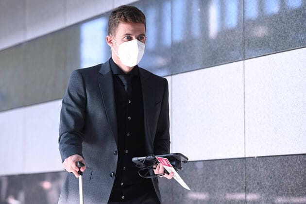 Fußball Europa League Abflug Borussia Dortmund nach Glasgow am 23.02.2023 im Dortmund Airport in Dortmund Thorgan Hazard ( Dortmund )