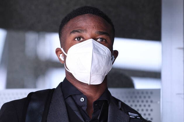 Fußball Europa League Abflug Borussia Dortmund nach Glasgow am 23.02.2023 im Dortmund Airport in Dortmund Youssoufa Moukoko ( Dortmund )