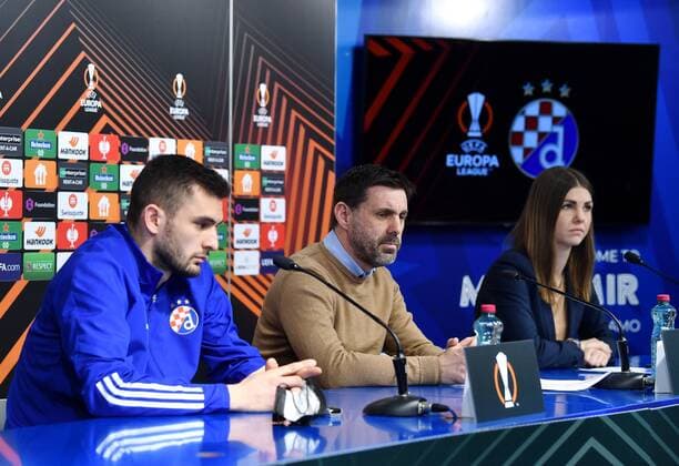 PXL_Dinamo Zagreb Press Coach Zeljko Kopic of Dinamo and football player of Dinamo Bartol Franjic during press conference, PK, Pressekonferenz of Dinamo Zagreb football club, in Zagreb, Croatia, on February 23, 2022. Dinamo Zagreb will face Spanish club Sevilla on February 24 in the secodn leg in knockout round play-offs of the UEFA Europa League. MarkoxLukunic PIXSELL