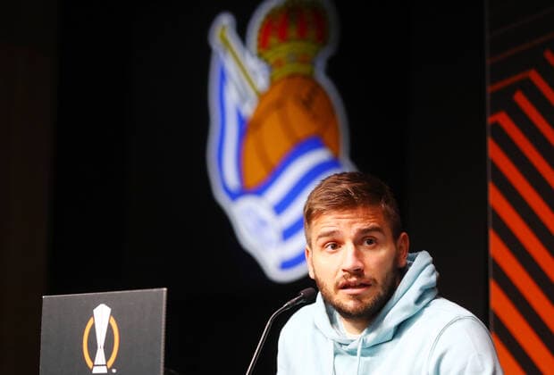 San Sebastian - PK 23.02.2022 Donostia-San Sebastian, 23.02.2022, Estadio Anoeta, Fussball, UEFA Europa League, Pressekonferenz am Vortag der Partie Real Sociedad San Sebastian (ESP) vs. RB Leipzig (GER) , Im Bild: Cristian Portu (7, San Sebastian) , UEFA regulations prohibit any use of photographs as image sequences and or quasi-video ,