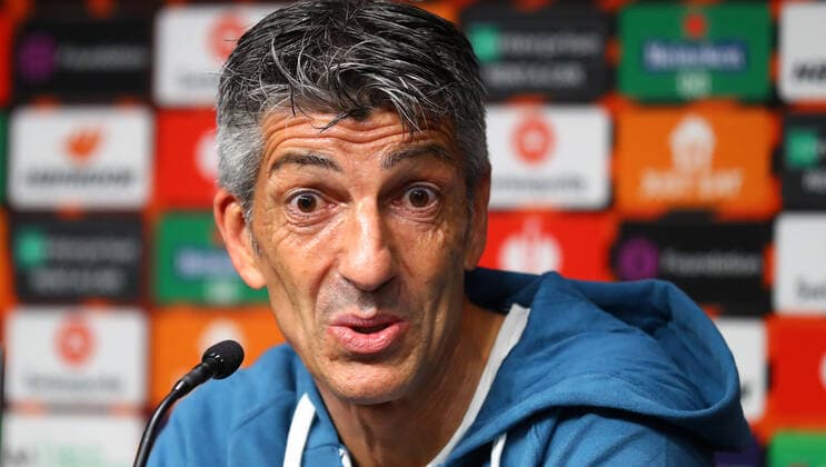 San Sebastian - PK 23.02.2022 Donostia-San Sebastian, 23.02.2022, Estadio Anoeta, Fussball, UEFA Europa League, Pressekonferenz am Vortag der Partie Real Sociedad San Sebastian (ESP) vs. RB Leipzig (GER) , Im Bild: Trainer Imanol Alguacil (San Sebastian) , UEFA regulations prohibit any use of photographs as image sequences and or quasi-video ,
