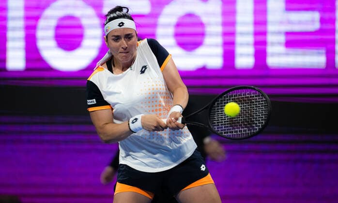 February 23, 2022, DOHA, QATAR: Ons Jabeur of Tunisia in action during the third round of the 2022 Qatar TotalEnergies Open 2022 WTA, Tennis Damen 1000 tennis tournament against Tereza Martincova of the Czech Republic DOHA QATAR - ZUMAa181 20220223_zaa_a181_035 Copyright: xRobxPrangex