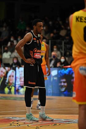 9 Quatarrius Wilson von Wiha Panthers wartet fuer Frei Wurf Phoenix Hagen vs Wiha Panthers, 2 Bundesliga, 2022 Saison, MIttwoch 23.02.2022 Hagen Copyright: xEibner-Pressfoto xAaronxBowserx Wiha_ABR
