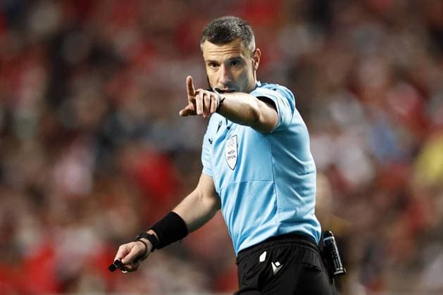 LISBON - Referee Slavko Vincic during the Champions League match between Benfica and Ajax at Estadio da Luz on February 23, 2022 in Lisbon, Portugal. ANP MAURICE VAN STEEN Champions League Round of 16 1st leg 2021 2022 xVIxANPxSportx xxANPxIVx