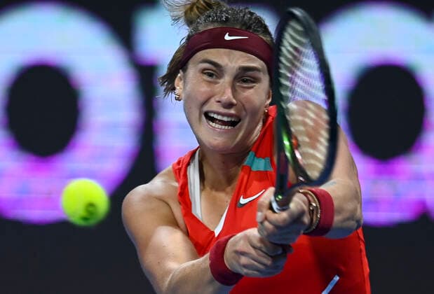(220224) -- DOHA, Feb. 24, 2022 -- Aryna Sabalenka of Belarus hits a return during the round of 16 match of WTA, Tennis Damen Qatar Open tennis tournament between Jil Teichmann of Switzerland and Aryna Sabalenka of Belarus at the Khalifa International Tennis Complex in Doha, capital of Qatar, Feb. 23, 2022. (Photo by Xinhua) (SP)QATAR-DOHA-TENNIS-QATAR OPEN-ROUND OF 16 Nikku 