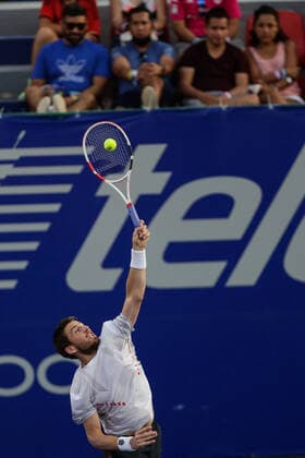 (220224) -- ACAPULCO, Feb. 24, 2022 -- Cameron Norrie of Great Britain serves during the men s singles round of 16 match between Cameron Norrie of Great Britain and John Isner of the United States at the 2022 ATP, Tennis Herren Mexican Open tennis tournament in Acapulco, Mexico, Feb. 23, 2022. (Photo by Xinhua) (SP)MEXICO-ACAPULCO-TENNIS-ATP-MEXICAN OPEN-ROUND OF 16 FranciscoxCanedo 