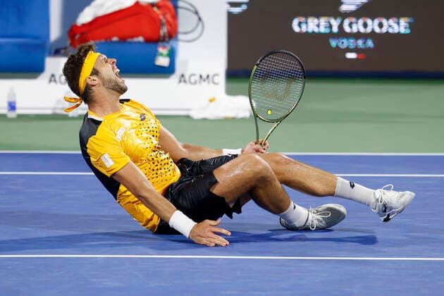 Jiri Vesely jubelt nach dem Sieg, Jubel, Freude, Emotion Tennis - Dubai Duty Free Tennis Championships - ATP, Tennis Herren - Dubai Duty Free Tennis Stadium - Dubai - - United Arab Emirates - 24 February 2022. Copyright: xJuergenxHasenkopfx