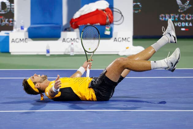 Sport Bilder des Tages Jiri Vesely jubelt nach dem Sieg, Jubel, Freude, Emotion Tennis - Dubai Duty Free Tennis Championships - ATP, Tennis Herren - Dubai Duty Free Tennis Stadium - Dubai - - United Arab Emirates - 24 February 2022. Copyright: xJuergenxHasenkopfx