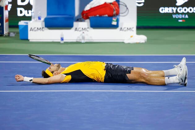 Jiri Vesely jubelt nach dem Sieg, Jubel, Freude, Emotion Tennis - Dubai Duty Free Tennis Championships - ATP, Tennis Herren - Dubai Duty Free Tennis Stadium - Dubai - - United Arab Emirates - 24 February 2022. Copyright: xJuergenxHasenkopfx