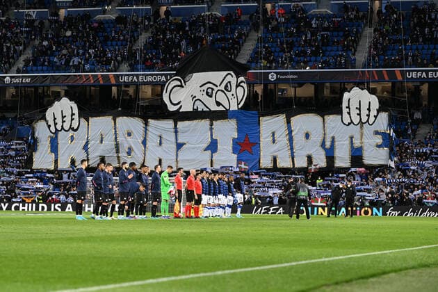 Mannschaften vor dem Spiel, Real Sociedad vs. RB Leipzig, Europa League, PLayoff Rueckspiel, 24.02.2022