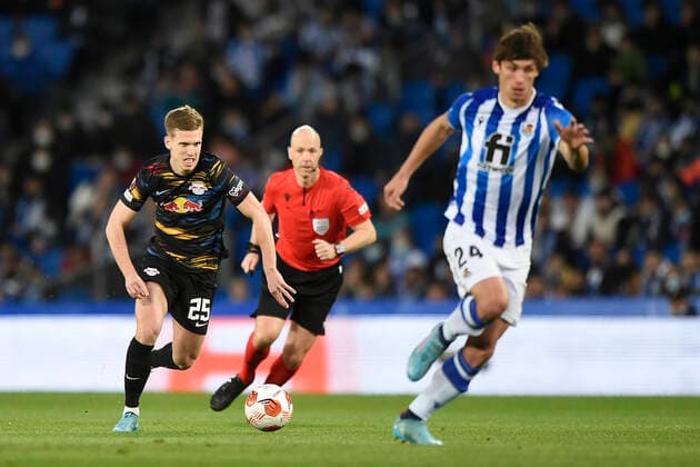 Europe League Real Sociedad Vs RB Leipzig Estadio Reale Arena 24 2 22 San Sebastian PHOTO: CESAR ORTIZ GONZALEZDani Olmo of RB Leipzig and Robin Le Normand of Real Sociedad Copyright: xCESARxORTIZxGONZALEZx PS_220224_008