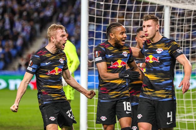Tor, Torjubel, zum 0:1 durch Willi Orban (RB Leipzig, 04), ESP, Real Sociedad vs. RB Leipzig, UEFA Europa League Play-Offs, Spielzeit 2021 2022, 24.02.2022, DFB DFL regulations prohibit any use of photographs as image sequences and or quasi-video., ESP, Real Sociedad vs. RB Leipzig, UEFA Europa League Play-Offs, Spielzeit 2021 2022, 24.02.2022 San Sebastian Copyright: xEibner-Pressefoto GabrielxBoiax EP_EEP
