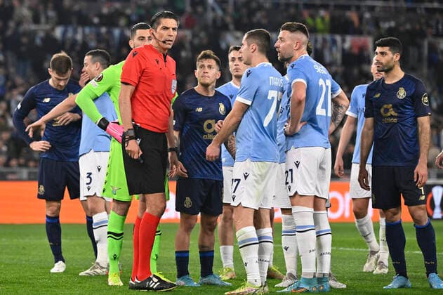 Photo Fabrizio Corradetti LaPresse February 24st 2022 Roma (Italy) Soccer Lazio - Porto Europa League 2021-2022 Play Off return - Olimpico Stadium of Roma In the pic: Deniz Aytekin Referee  Copyright: xFabrizioxCorradettix xLaPressex