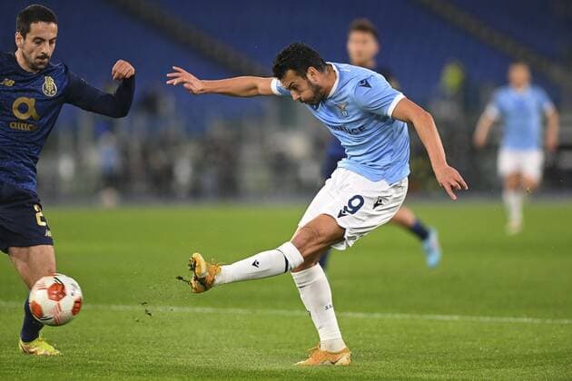 Mandatory Credit: Photo by Domenico Cippitelli LiveMedia Shutterstock (12821262u) Pedro of SS LAZIO in action football Europa League match SS Lazio vs FC Porto, Olimpico stadium, Rome, Italy - 24 Feb 2022 football Europa League match SS Lazio vs FC Porto, Olimpico stadium, Rome, Italy - 24 Feb 2022  Copyright: xDomenicoxCippitelli LiveMedia Shutterstockx 12821262u