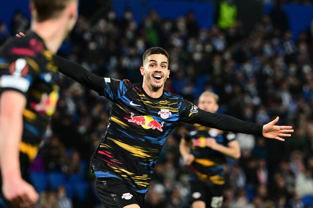 Sport Themen der Woche KW08 Sport Bilder des Tages Torjubel zum 0:2 durch Andre Silva 33 (Leipzig), Real Sociedad vs. RB Leipzig, Europa League, PLayoff Rueckspiel, 24.02.2022