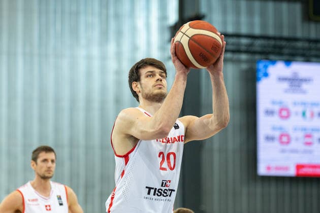 24.02.2022, Fribourg, Halle St. Leonard, FIBA Men& x92;s EuroBasket 2025 Pre-Qualification: Switzerland - Ireland, 20 Arnaud Cotture (Switzerland) au lancer franc Fribourg Halle St. Leonard Fribourg Switzerland Copyright: xJustPictures.ch SirianexDavetx