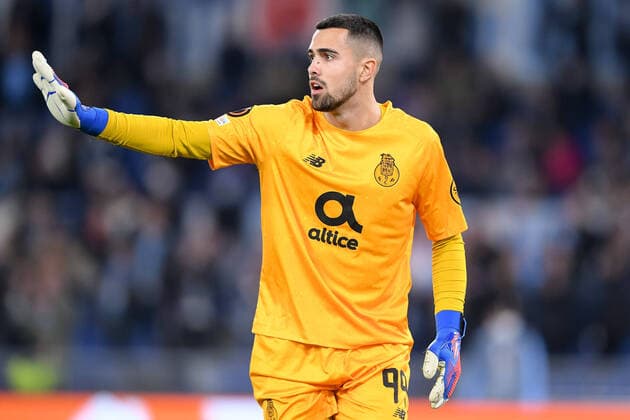 SS Lazio v FC Porto - UEFA Europa League Diogo Costa of FC Porto gestures during the UEFA Europa League Knockout Round Play-Offs Leg two between SS Lazio and FC Porto at Stadio Olimpico, Rome, Italy on 24 February 2022. Roma Roma Italy  Copyright: xGiuseppexMaffiax originalFilename:maffia-sslaziov220224_npKms.jpg