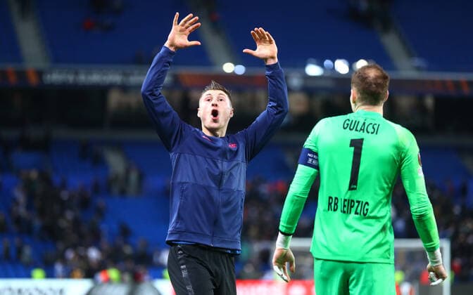 San Sebastian - RB Leipzig 24.02.2022 Donostia-San Sebastian, 24.02.2022, Estadio Anoeta, Fussball, UEFA Europa League, Play Off Rueckspiel , Real Sociedad San Sebastian (ESP) vs. RB Leipzig (GER) 1:3 (0:1) , Im Bild: Jubel nach Spielschluss bei RB Leipzig. , UEFA regulations prohibit any use of photographs as image sequences and or quasi-video ,