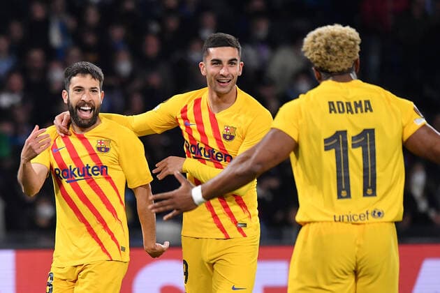 Barcelona s defender Jordi Alba celebrates with teammates after scoring the 0-1 goal during SSC Napoli vs FC Barcellona, football Europa League match in Naples, Italy, February 24 2022  Copyright: xCarmeloxImbesix xipa-agency.netx xx 0