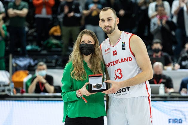 24.02.2022, Fribourg, Halle St. Leonard, FIBA Men& x92;s EuroBasket 2025 Pre-Qualification: Switzerland - Ireland, 33 Marko Mladjan (Switzerland) Ã lu MVP pour la Suisse Fribourg Halle St. Leonard Fribourg Switzerland Copyright: xJustPictures.ch SirianexDavetx