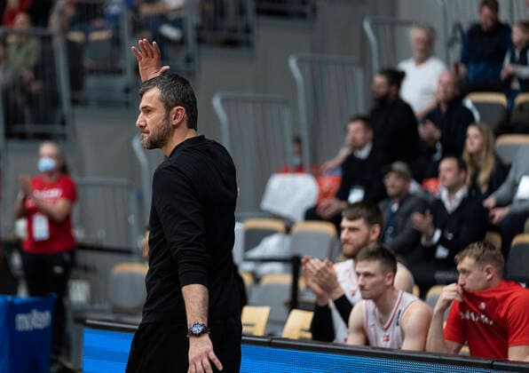 Danmarks cheftraener Arnel Dedic. Danmark moeder Norge i en EM-kvalifikationskamp i basketball, spillet i Naestved, torsdag den 24. februar 2022.. , Naestved Denmark