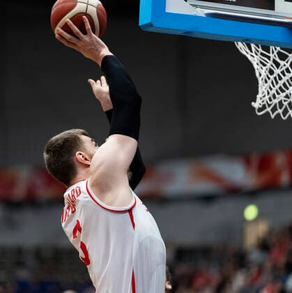 Danmarks Asbjoern Midtgaard. Danmark moeder Norge i en EM-kvalifikationskamp i basketball, spillet i Naestved, torsdag den 24. februar 2022.. , Naestved Denmark