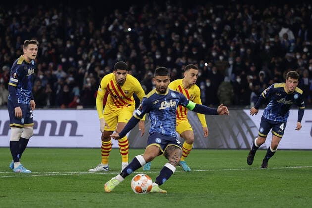 Lorenzo Insigne of SSC Napoli scores the goal of 1-2 during the Europa League Knock-out Play-off Second leg football match between SSC Napoli and FC Barcelona, Barca at Diego Armando Maradona stadium in Napoli (Italy), February 24th, 2021. Photo Cesare Purini Insidefoto cesarexpurini