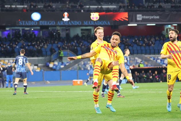 February 24, 2022, Naples, Campania, Italy: Fr. Aubameyang of Barcelona scores the 4 goals at Napoli and celebrates with his teammates doing a stunt like the circus performers.During the Europa League Football match SSC Napoli vs FC Barcelona, Barca on February 24, 2022 at the Diego Armando Maradona stadium in Naples..In picture: Supporters Barcelona Naples Italy - ZUMAs236 20220224_zap_s236_050 Copyright: xFabioxSassox