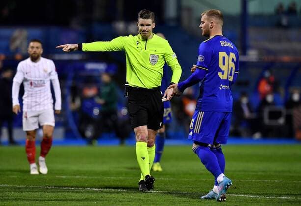 Dinamo Zagreb v Sevilla FC: Knockout Round Play-Offs Leg Two - UEFA Europa League ZAGREB, CROATIA - FEBRUARY 24: referee Francois Letexier during the UEFA Europa League Knockout Round Play-Offs Leg Two match between Dinamo Zagreb and Sevilla FC at Maksimir Stadium on February 24, 2022 in Zagreb, Croatia. MarkoxLukunic PIXSELL