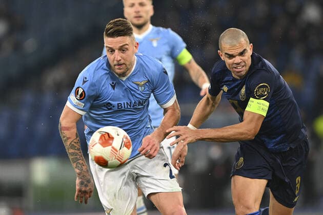 February 24, 2022, Rome, Italy: Referee Deniz Aytekin during the Knockout Round Play-Offs Leg Two - UEFA Europa League between SS Lazio and FC Porto at Stadio Olimpico on 24th of February, 2022 in Rome, Italy. football Europa League match - SS Lazio vs FC Porto, Rome, Italy  - ZUMAl164 20220224_zsa_l164_475 Copyright: xDomenicoxCippitellix