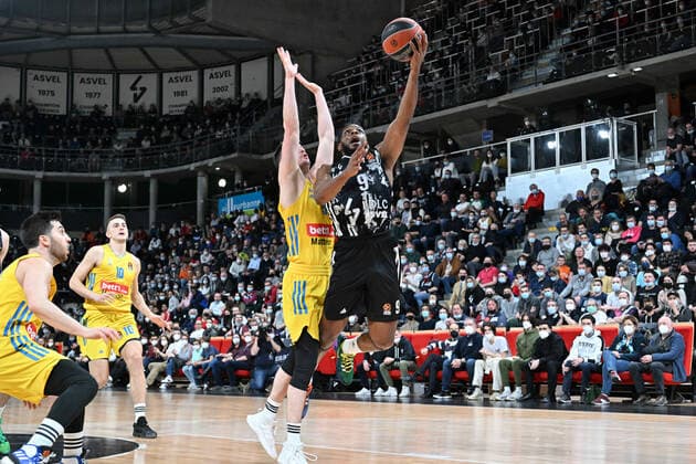 Marcos Knight (asvel) vs Jonas Mattisseck (berlin) BASKETBALL : LDLC ASVEL vs Alba Berlin - Euroligue - 24 02 2022 FredericChambert Panoramic 
