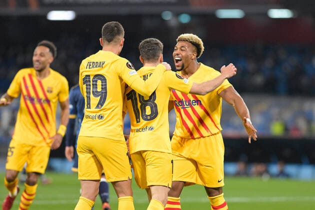 February 24, 2022, Naples, Italy: Jordi Alba (18) FC Barcelona, Barca celebrates after scoring a goal during match between Napoli vs Barcelona on February 24, 2022. football Europa League match - SSC Napoli vs FC Barcellona, Naples, Italy  - ZUMAl164 20220224_zsa_l164_555 Copyright: xSalvatorexVarox