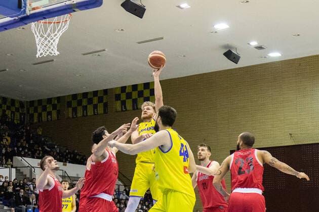Feb,24, 2022,Ploiesti,Romania: FIBA EUROBASKET 2025 PRE-QUALIFIERS, Groupe B, Romania vs Albania, Sala Sporturilor Olimpia, Ploiesti Rolland TOROK action against defender no
