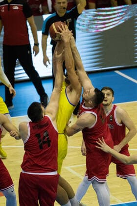 Feb,24, 2022,Ploiesti,Romania: FIBA EUROBASKET 2025 PRE-QUALIFIERS, Groupe B, Romania vs Albania, Sala Sporturilor Olimpia, Ploiesti Endrit HYSENAGOLLI, Daniel LEKNDREAJ defensive rebound no