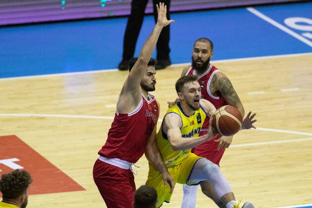 Feb,24, 2022,Ploiesti,Romania: FIBA EUROBASKET 2025 PRE-QUALIFIERS, Groupe B, Romania vs Albania, Sala Sporturilor Olimpia, Ploiesti Lucas-Tohatan passing no