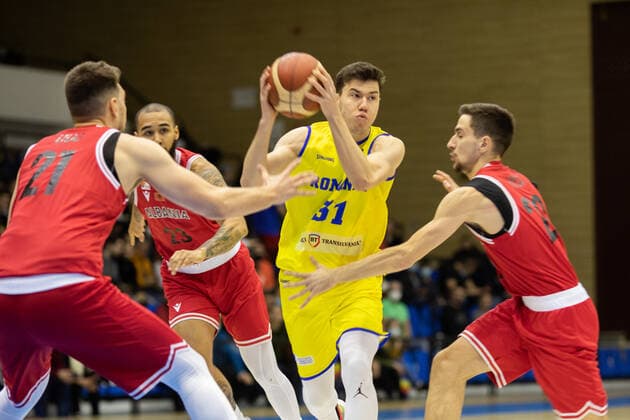 Sport Bilder des Tages Feb,24, 2022,Ploiesti,Romania: FIBA EUROBASKET 2025 PRE-QUALIFIERS, Groupe B, Romania vs Albania, Sala Sporturilor Olimpia, Ploiesti Marcu BADIU action among defenders no